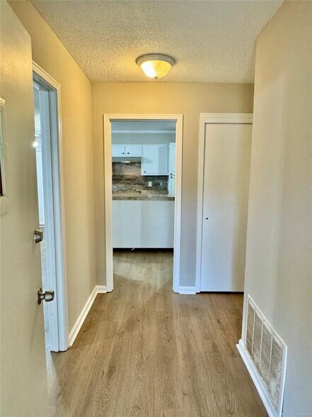 Building Photo - 6443 Yates Ct