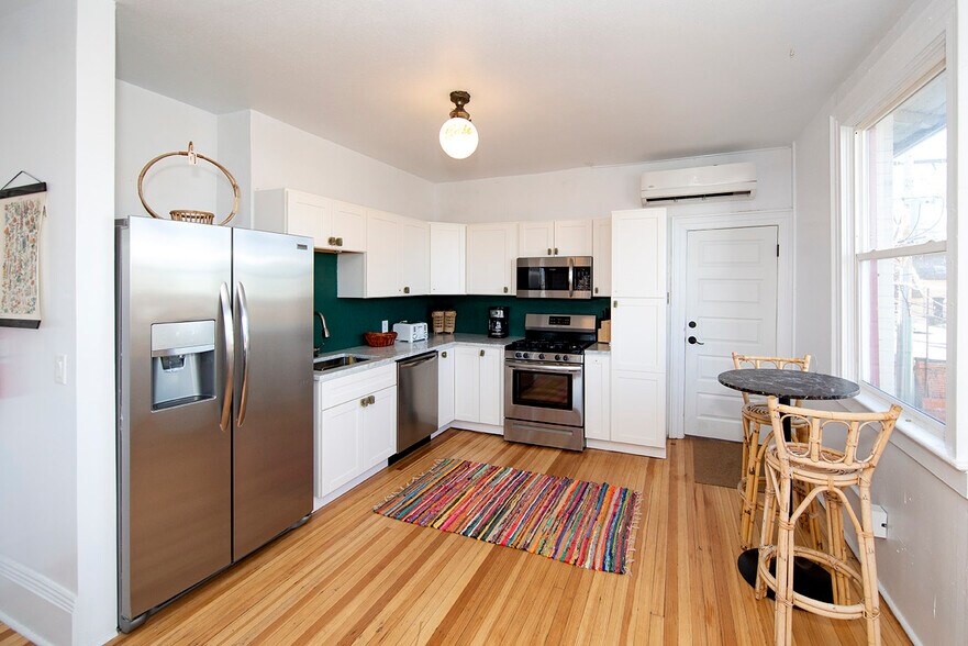 Kitchen - 2220 E Colfax Ave