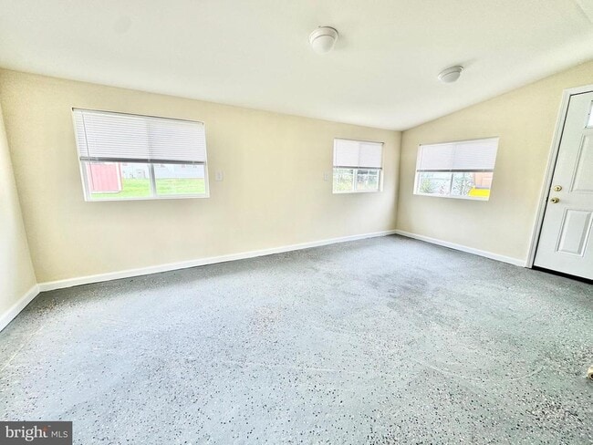 Building Photo - 1424 S Governors Ave