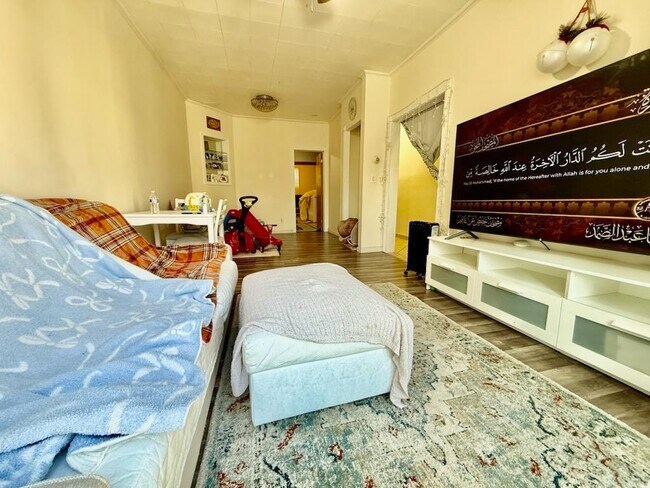 Building Photo - 204 Olean Ave