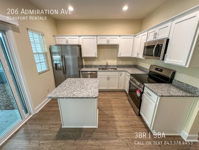 Building Photo - 206 Admiration Ave