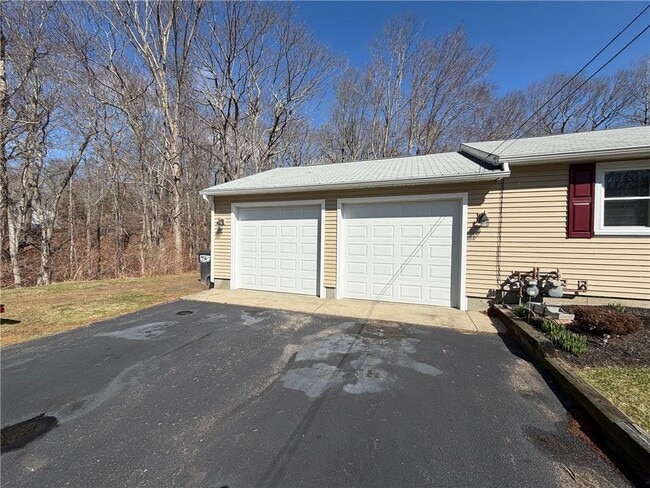 Building Photo - 209 Hatchery Rd