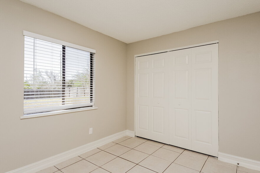 Building Photo - 297 Chicago Woods Cir