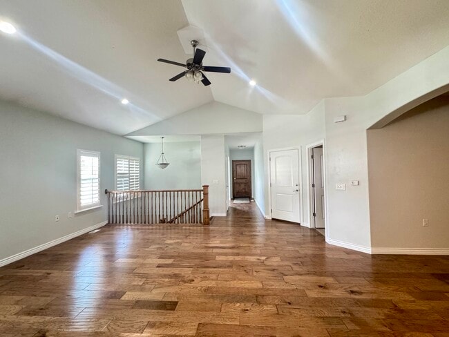 Building Photo - 588 S 350 E