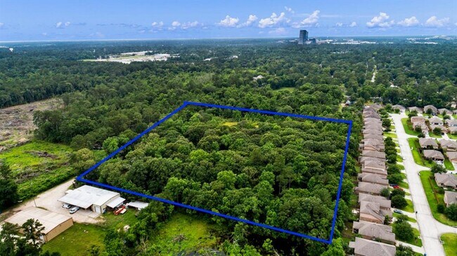 Building Photo - 900 Springwood Dr