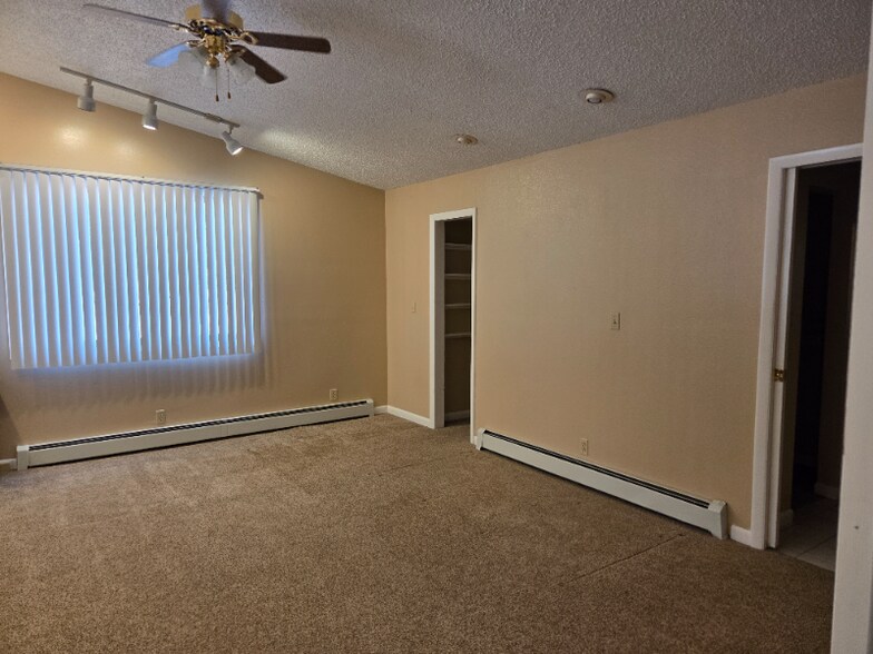 Building Photo - 4745 Shady Ln