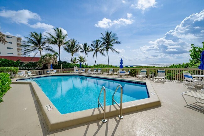Building Photo - 1500 N Ocean Blvd