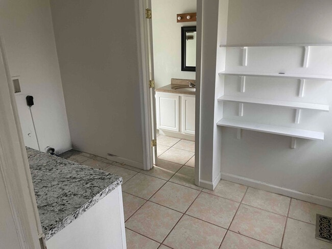 Building Photo - 10507 Gordon Rd