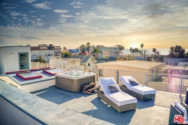 Building Photo - 46 Rose Ave