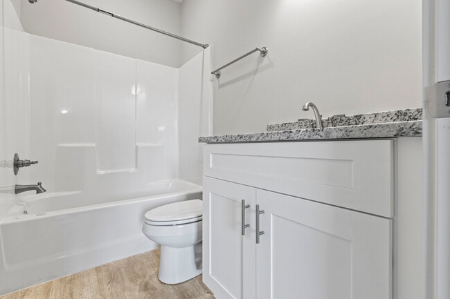 Building Photo - 1428 Gatewood Pl
