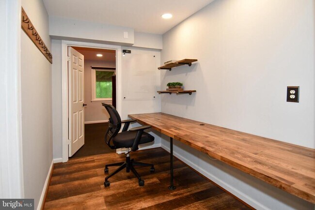Building Photo - 12134 Holly Knoll Cir