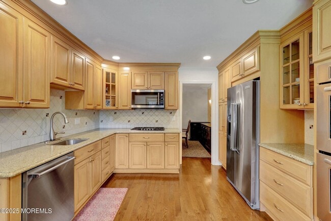 Building Photo - 3 Galewood Dr