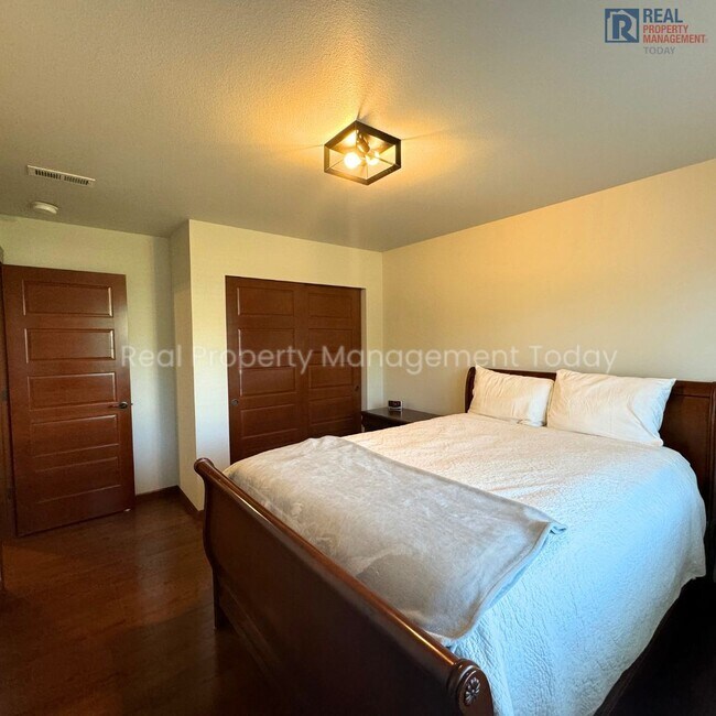 Building Photo - 4 Bedroom House in Puyallup! (Virtual Tour Available)