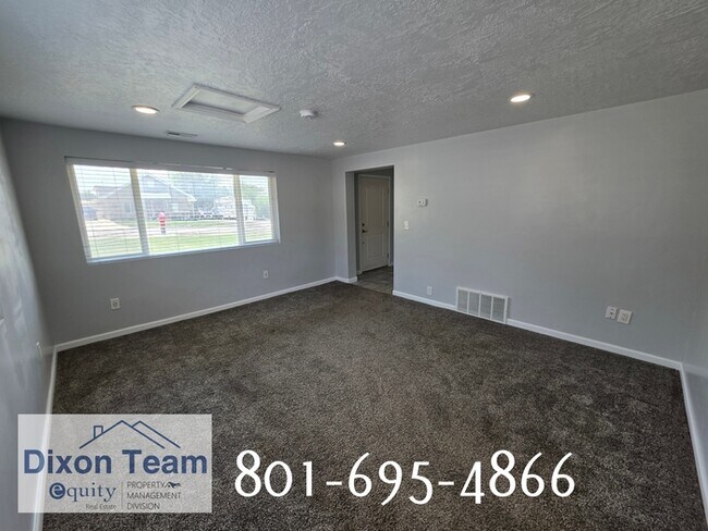 Building Photo - 44 W 150 N