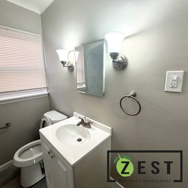 Building Photo - 19691 Cliff St