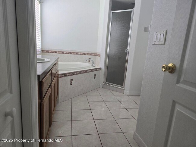 Building Photo - 542 Fairbanks Rd