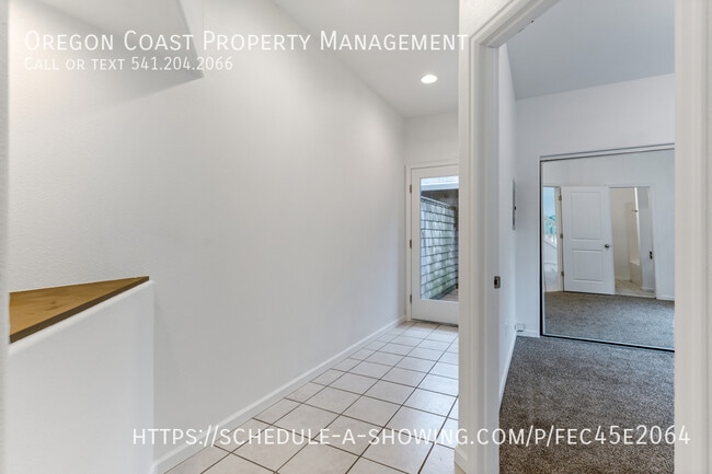 Building Photo - 4626 SE 51st St