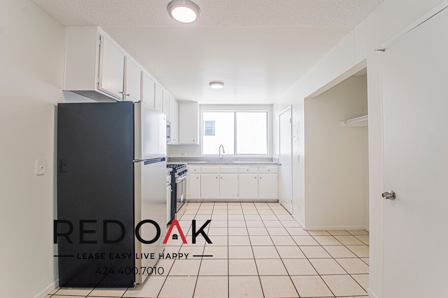 Building Photo - 619 N Kingsley Dr