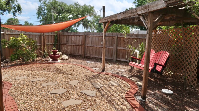 Building Photo - 4571 Beacon Dr