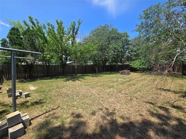 Building Photo - 4412 Gillis St