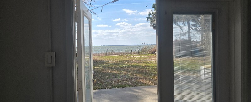 Building Photo - 1120 Northshore Dr