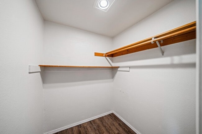 Building Photo - Adorable and clean country property locate...