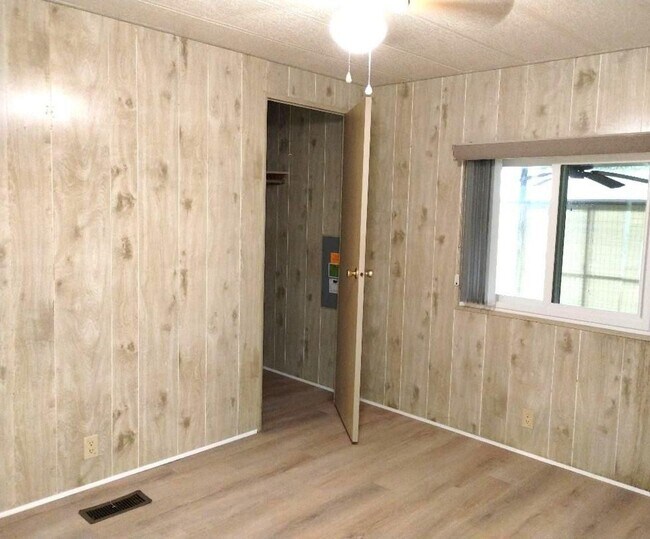 Building Photo - 9283 Denmarsh Dr