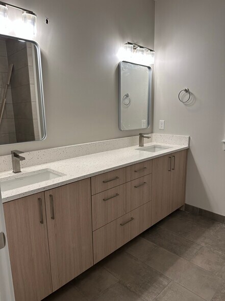 Building Photo - 222 Curtis Dr