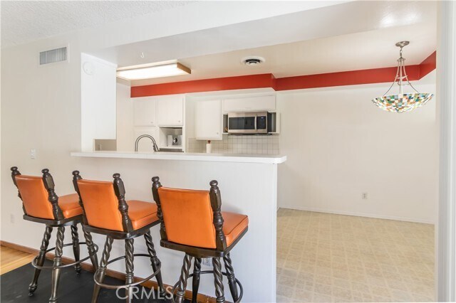 Building Photo - 11543 Swinton Ave