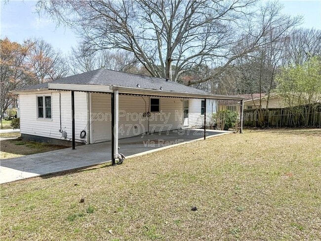 Building Photo - 6132 Lynne Cir SW