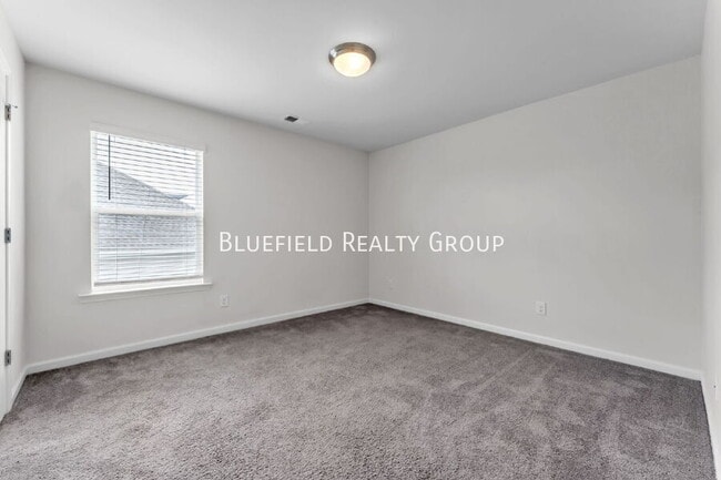 Building Photo - 909 Cherry Plum Dr