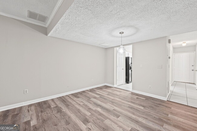 Building Photo - 5313 Waverly Trce