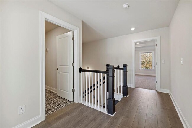 Building Photo - 1358 Live Oak Ln