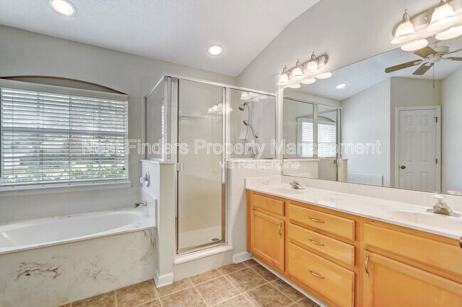 Building Photo - 749 Grand Parke Dr
