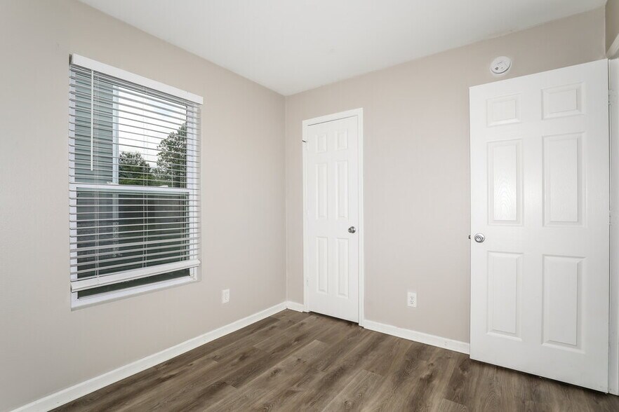 Building Photo - 8039 Bach Dr