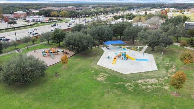 Building Photo - 3514 Summit Ln