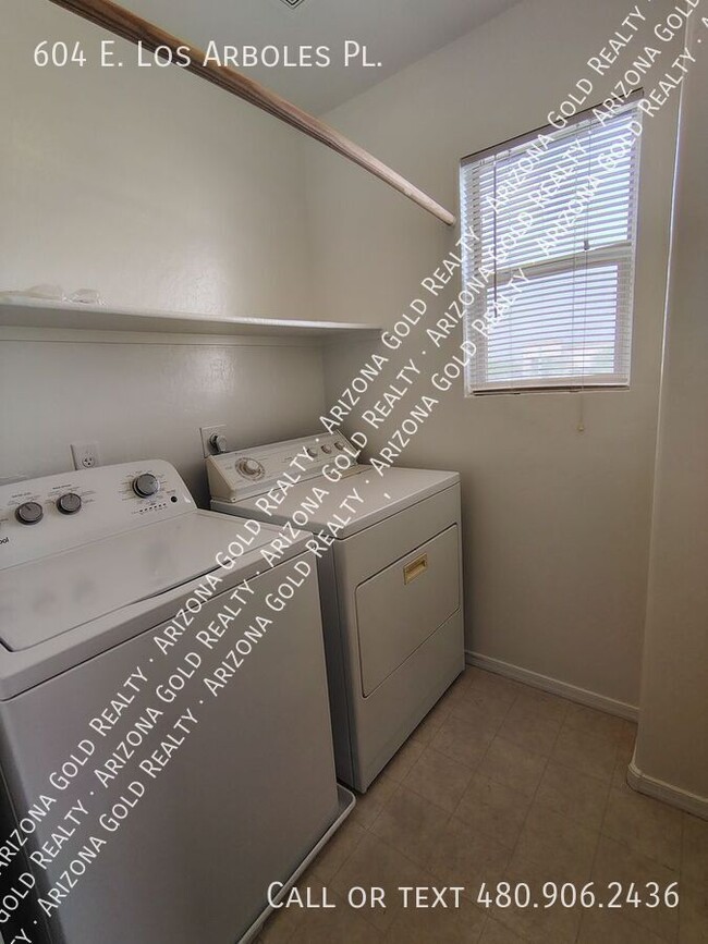 Building Photo - 604 E Los Arboles Pl