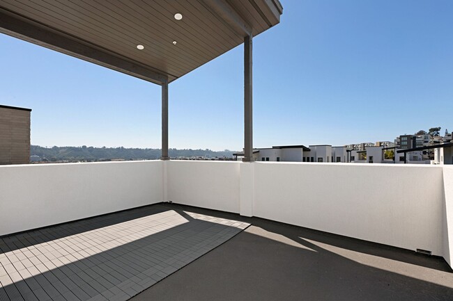 Building Photo - Stunning & Spacious - 3BD/2.5BA Townhome - Resort Style Living! Smart Home! Roof Deck w/ Expansiv...