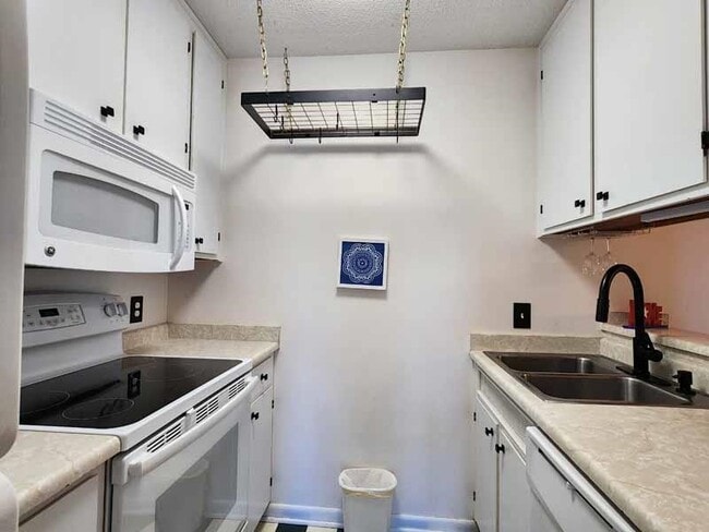 Building Photo - 435 Salt Marsh Cir