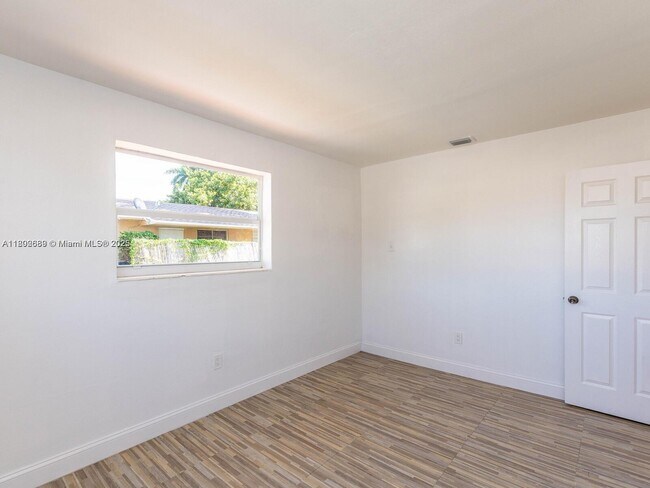Building Photo - 1342 NE 110th Terrace