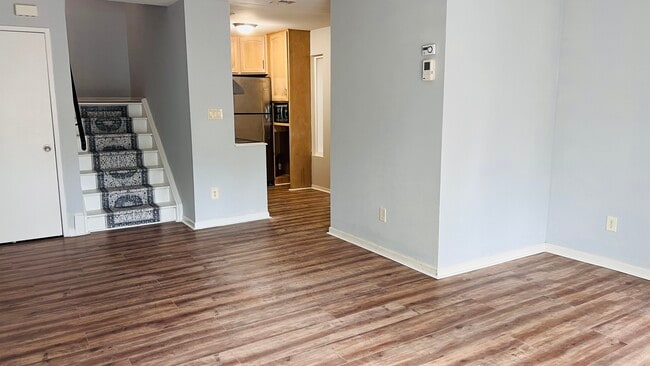 Building Photo - 10211 Ridgeline Dr