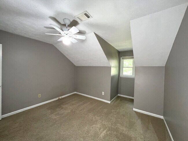 Building Photo - 3324 Devaughn Dr