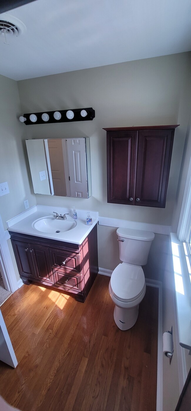 Upstairs Full Bath View 2 - 10811 Cardington Rd