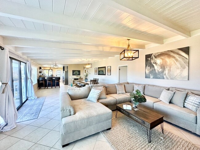 Building Photo - Beautiful, Shorter-Term, Fully Furnished Upstairs Guest Home, on Secluded Hilltop Property with M...