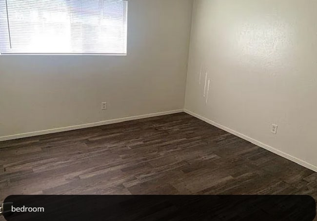 Building Photo - Bridge