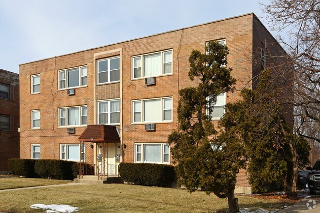 Building Photo - 104 W Willow St