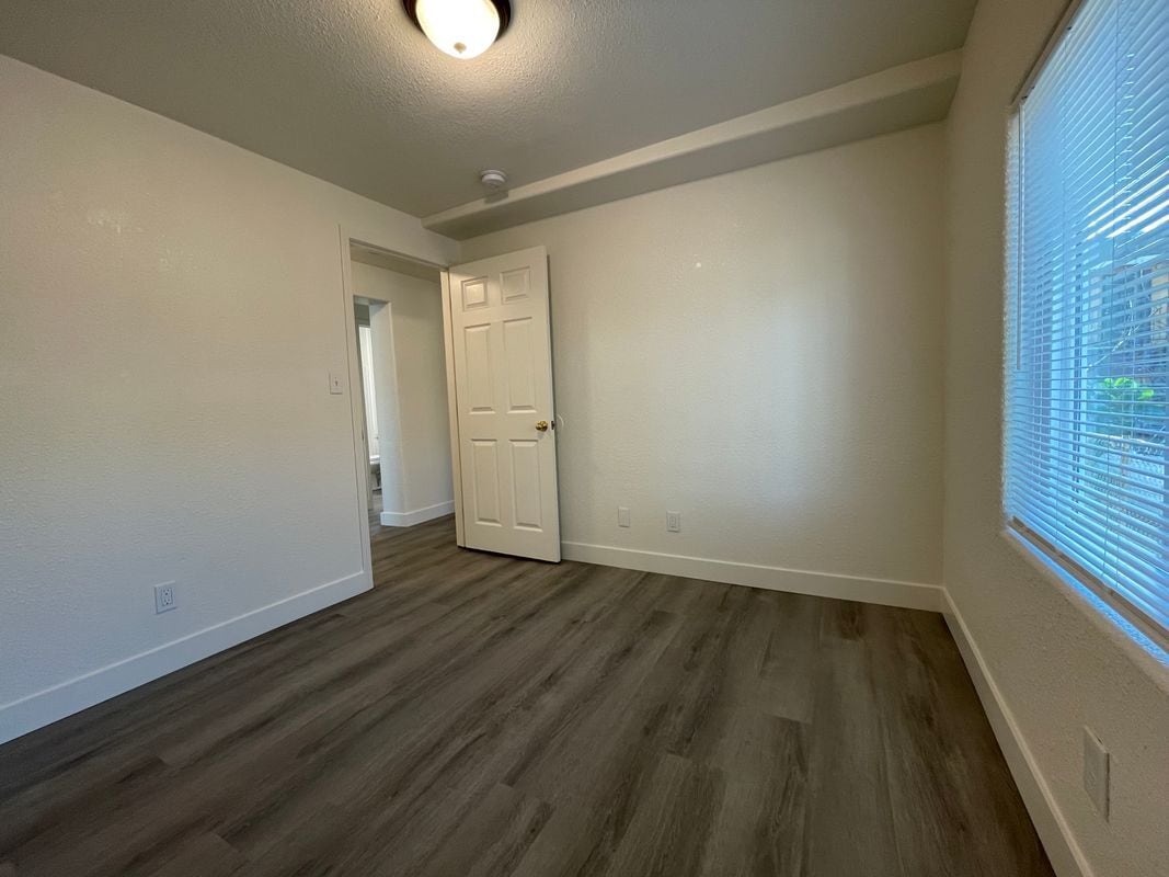 Building Photo - 1823 Gardenia Ave
