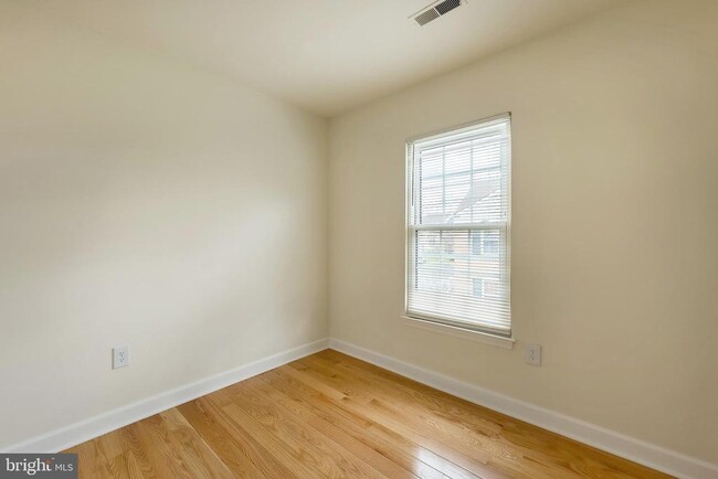 Building Photo - 734 Ivy League Ln