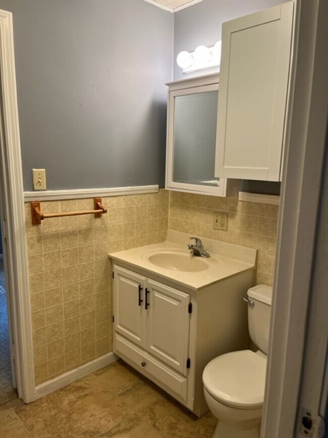 Building Photo - 2620 S Madison St