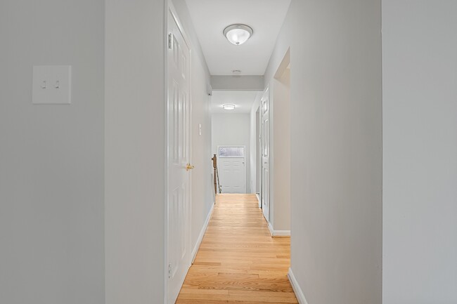 Building Photo - 10661 High Beam Ct